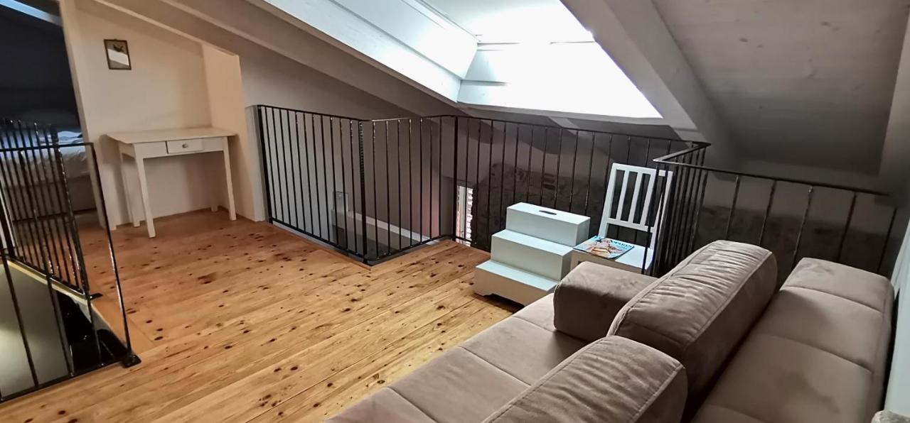Apartments Casa Roccia Bianca ロヴィニ エクステリア 写真
