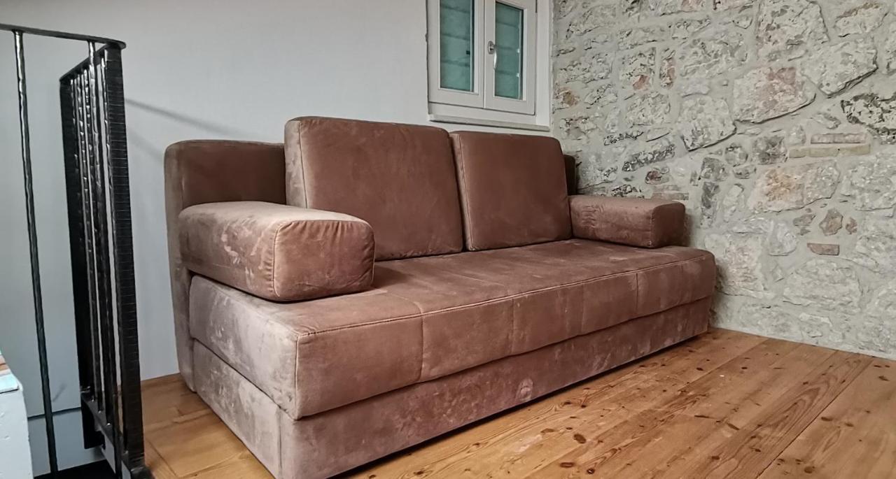 Apartments Casa Roccia Bianca ロヴィニ エクステリア 写真
