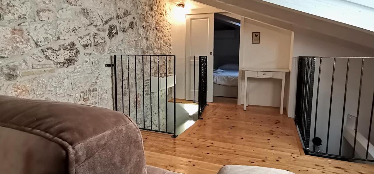 Apartments Casa Roccia Bianca ロヴィニ エクステリア 写真