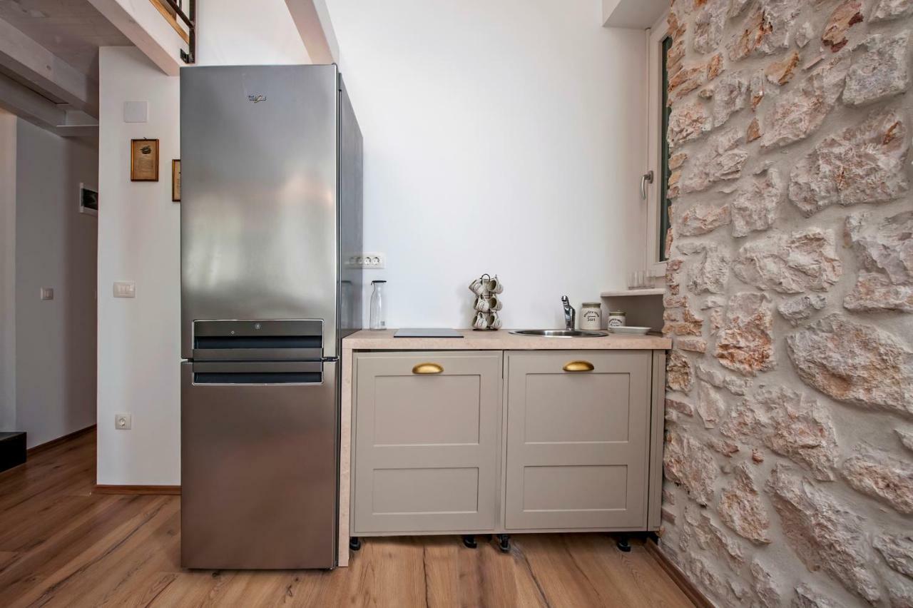 Apartments Casa Roccia Bianca ロヴィニ エクステリア 写真