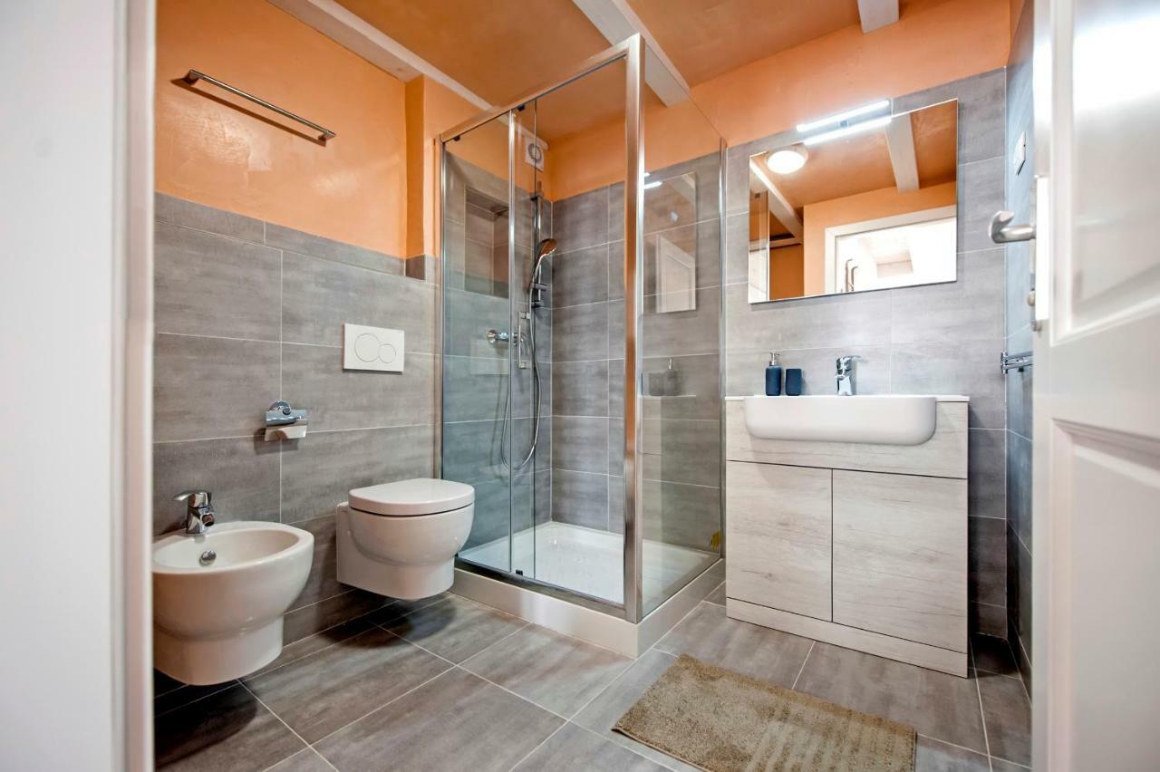 Apartments Casa Roccia Bianca ロヴィニ エクステリア 写真