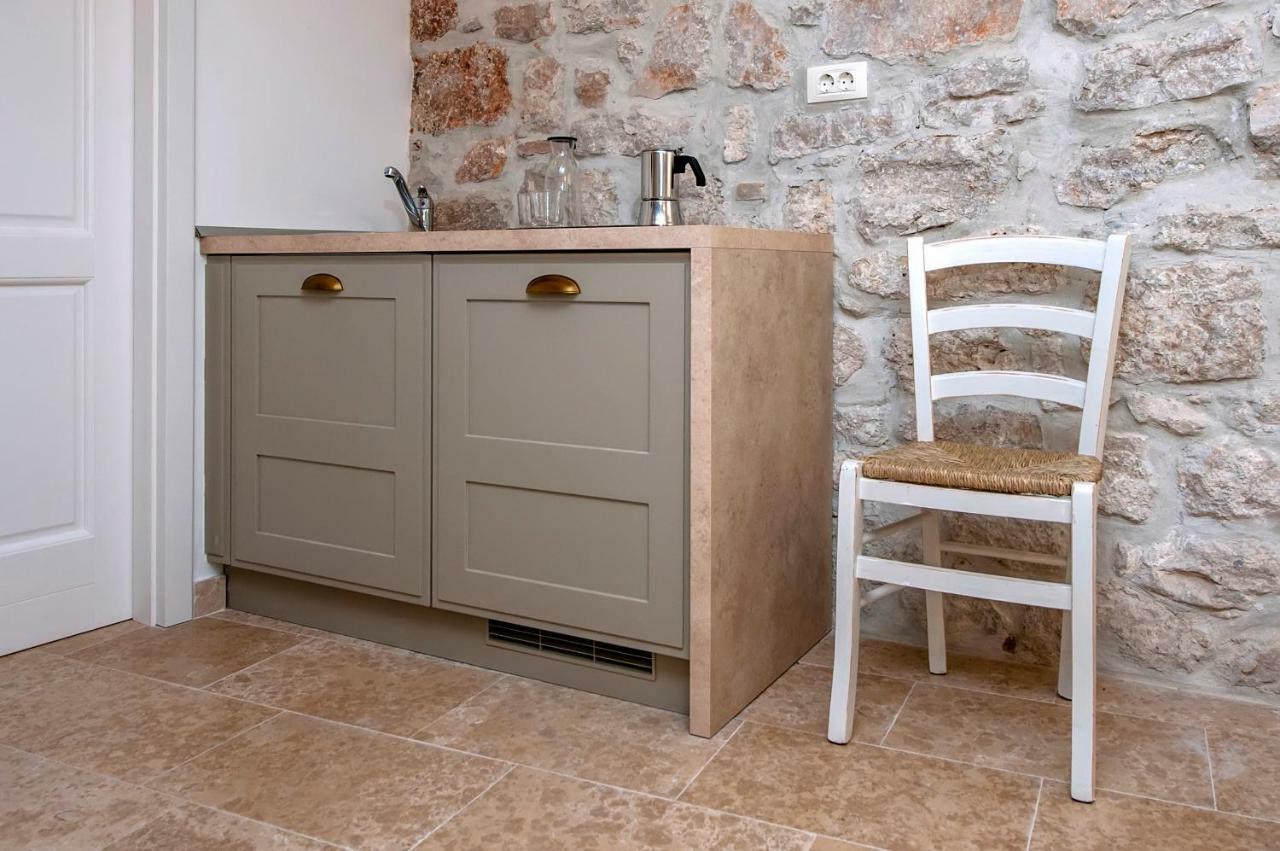 Apartments Casa Roccia Bianca ロヴィニ エクステリア 写真