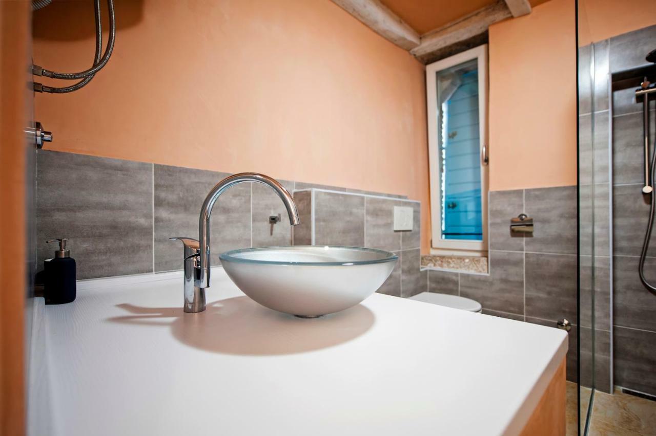 Apartments Casa Roccia Bianca ロヴィニ エクステリア 写真