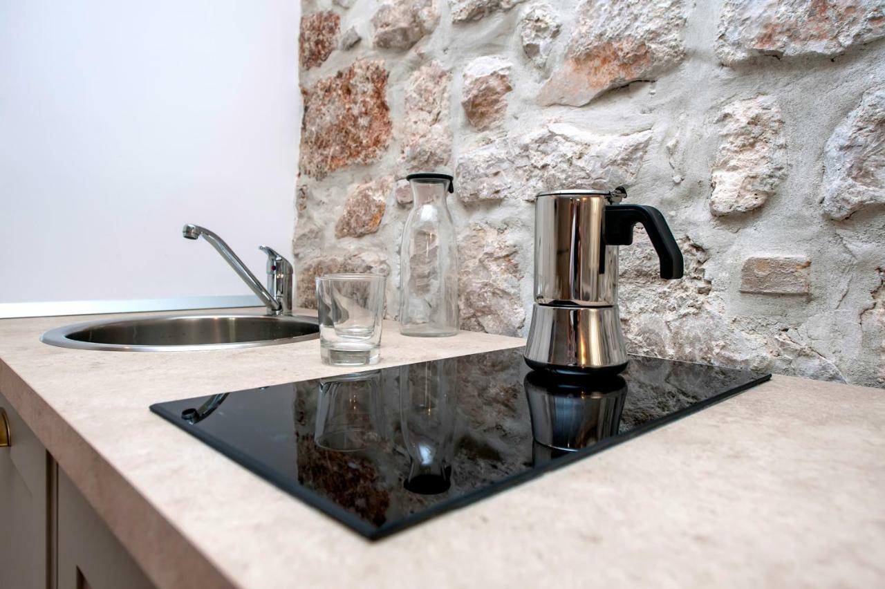 Apartments Casa Roccia Bianca ロヴィニ エクステリア 写真